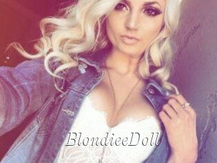 BlondieeDoll