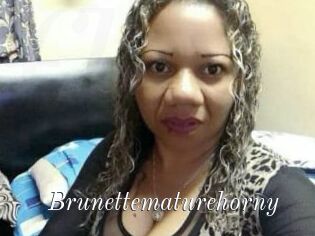 Brunettematurehorny