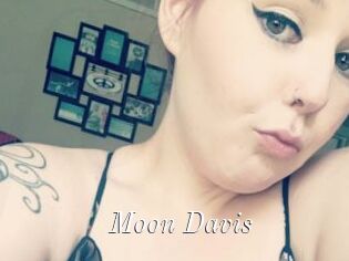 Moon_Davis