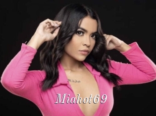 Miahot69