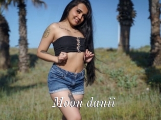 Moon_danii