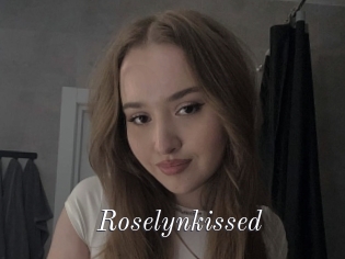 Roselynkissed
