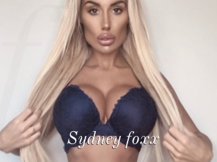 Sydney_foxx